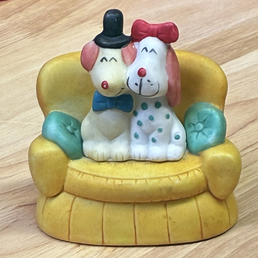 Vintage 1988 Lynn Porcelain Dogs on Couch Figurine Taiwan ROC Flambro